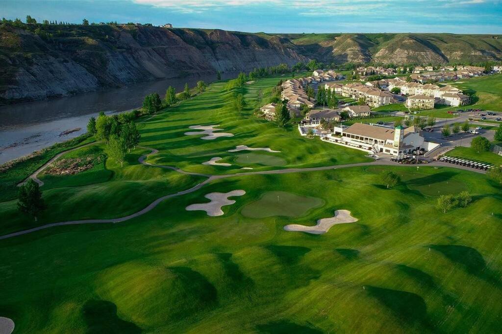 Paradise Canyon Golf Resort, Luxury Condo M409 Lethbridge Exteriör bild