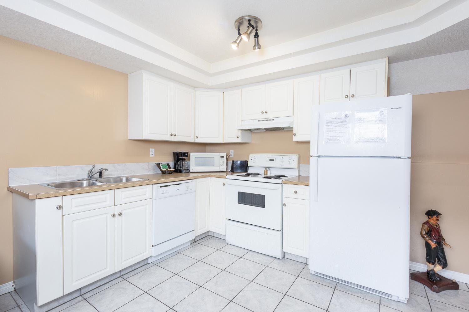 Paradise Canyon Golf Resort - Luxury Condo M409 Lethbridge Exteriör bild
